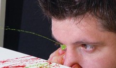 Dị nhân: Hoạ sĩ vẽ tranh bằng mắt