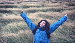 Video: Phạm Hương “thấy hoa vàng trên cỏ xanh” ở New Zealand