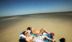 Đi du lịch riêng là một trong những trải nghiệm đáng nhớ của các cặp đôi mới yêu.