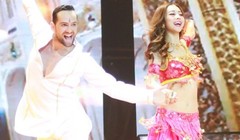 Vẻ gợi cảm của bà mẹ hai con khiến người xem không thể rời mắt.