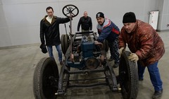 Bộ sưu tập cực độc 120 cỗ xe thời chiến