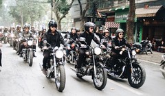 Đoàn xe tiễn đưa Nhạc sỹ Trần Lập về nơi an nghỉ cuối cùng. Nguồn: zing.vn