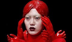 Kinh dị show thời trang “đẫm máu” ở Trung Quốc
