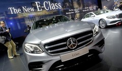 Video: Cận cảnh Mercedes-Benz E-Class 2017