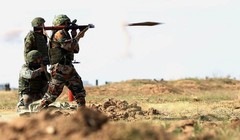 Video: Súng phóng lựu RPG-28 Nga bắn xuyên tường bê tông  