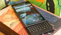 Bộ đôi smartphone Android mới sẽ không đi theo hướng cao cấp như BlackBerry Priv
