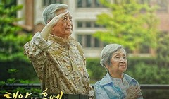 Bức ảnh cưới của cặp đôi 81 tuổi lãng mạn...