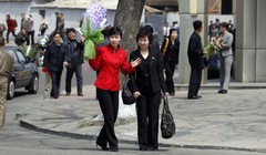 Triều Tiên cấm đeo vòng khuyên và hạn chế đồ jean