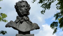 Con chó phát hiện tập thơ cổ có bút tích của Pushkin