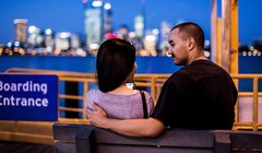 Trung Quốc: Ra sách cảnh báo dân yêu người ngoại quốc