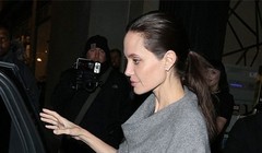 Angelina Jolie “trơ xương” sau tin đồn tiều tụy sắp chết