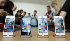 Người dùng không nên quá nóng vội sở hữu điện thoại mới khi chúng vừa lên kệ.