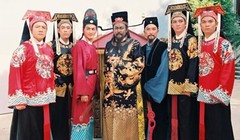 Với độ dài kỉ lục 236 tập, bộ phim về vị quan thanh liêm đời Tống - "Bao Thanh Thiên" (1993) từng là “món ăn tinh thần” của hàng triệu khán giả Việt Nam mỗi ngày. 