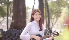 Video: Cô gái Malaysia hát nhạc Việt cực dễ thương