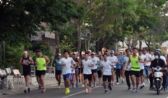 2.	Trong ngày 6/5, các VĐV đã “làm nóng” đường phố Đà Nẵng với giải chạy từ thiện Newborns Run Out