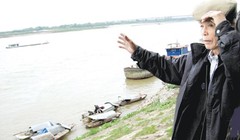 Đoạn thượng nguồn sông Hồng, đoạn qua Lào Cai. Ảnh: Quang Tú