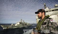 Binh sĩ Australia trong một cuộc tìm kiếm máy bay MH370 mất tích tại khu vực nam Ấn Độ Dương. Ảnh: AFP-TTXVN