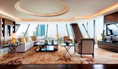 Đây cũng là một trong những phòng Tổng thống có diện tích lớn nhất, đắt nhất tại Việt Nam; là một trong ba căn phòng của khách sạn mà khách thuê có thể kéo rèm đón ánh sáng tự nhiên và hướng mắt ngắm nhìn đường phố Hà Nội.  