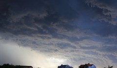 Dự báo thời tiết hôm nay (31.5): Bắc Bộ mưa dông, miền Trung nắng nóng