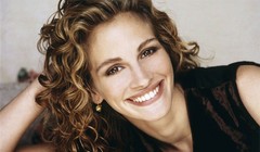 Ngấp nghé tuổi 50, Julia Roberts vẫn là một trong những nữ diễn viên được trả cát-xê cao nhất trong lịch sử điện ảnh Hollywood. Cô đã 7 lần được tạp chí People bình chọn trong top "50 người đẹp nhất thế giới". Nhân dịp sinh nhật Julia vào ngày 28/10, cùng