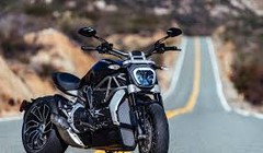 Video: “Quái vật” Ducati của chàng sinh viên 9x