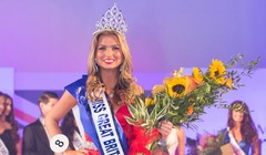 Người đẹp Zara Holland khi đăng quang