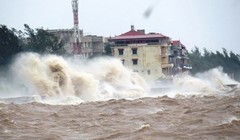 Hôm nay, biển động dữ dội.