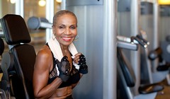 Ernestine Shepherd là một trong những nữ vận động viên thể hình lớn tuổi nhất thế giới.