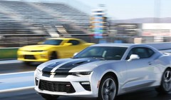 Chevrolet Camaro 2016 được trang bị ghế trước sưởi ấm, bọc da và thông khí.