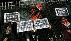 Nhiều phóng viên của báo Zaman bị bắt giữ. Ảnh: Reuters