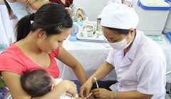 Pentaxim là vaccin phòng các bệnh Bạch hầu, Ho gà, Uốn ván, Bại liệt, Viêm màng não mủ do Hib.