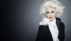 Carmen Dell’Orefice trong một shoot hình thời trang lịch lãm với phong cách menswear.