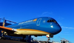 Airbus đã ký hợp đồng bán 40 máy bay Airbus trị giá 6,5 tỉ USD cho Việt Nam trước sự chứng kiến của ông Francois Hollande và Chủ tịch nước Trần Đại Quang.