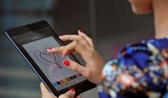  quen nhau qua Facebook, chia tay qua Facebook, quay trở lại cũng qua Facebook, chuyện tình này ảo như Facebook luôn vậy...