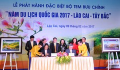 Lãnh đạo UBND tỉnh Lào Cai và Lãnh đạo Bộ Thông tin và Truyền thông ký kết phát hành Bộ tem "Năm du lịch quốc gia 2017 Lào Cai - Tây Bắc".