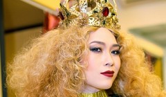 Tối ngày 22/2, Mỹ Tâm cho ra mắt MV “Em thì không” với phần hình ảnh được giữ nguyên còn phần lời được viết bởi nhạc sĩ Châu Đăng Khoa.