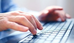 Bên cạnh những ưu thế thì quảng cáo trên môi trường mạng cũng tiềm ẩn nhiều nguy cơ, khi nhận thức và khả năng quản lý vị trí hiển thị quảng cáo trên môi trường mạng của doanh nghiệp chưa được coi trọng. Ảnh minh hoạ.