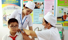 Hệ thống quản lý thông tin tiêm chủng quốc gia hiện đang được triển khai thí điểm tại 5 tỉnh, thành phố và sẽ được nhân rộng trên toàn quốc vào tháng 6/2017.