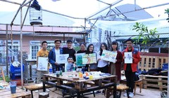 Nhóm sinh viên RMIT Việt Nam đã lên Đà Lạt để thực hiện video và tổ chức vẽ tranh tại một khách sạn.