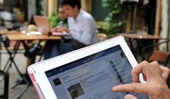 Tại Việt Nam, nạn lừa đảo trực tuyến, nhất là lừa đảo trên mạng xã hội và qua tin nhắn vẫn còn phổ biến. Ảnh minh hoạ: internet