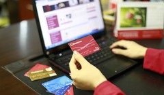 Nhiều người lo lắng về số tiền đang nằm trong tài khoản của mình rất có thể "bốc hơi" lúc nào không hay. Ảnh minh hoạ: Tiengiang.gov.vn