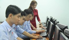 Nhiều cơ sở đào tạo nhân lực CNTT chưa đánh giá cao việc hợp tác với các doanh nghiệp để nâng cao chất lượng đào tạo, hỗ trợ sinh viên có điều kiện tiếp xúc với môi trường thực tế, trau dồi kiến thức. Ảnh minh họa: Trường CĐ Miền Nam.