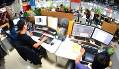 Việt Nam sẽ chú trọng thu hút, đào tạo nguồn nhân lực công nghệ, đặc biệt là nhân lực công nghệ thông tin đạt chuẩn quốc tế. Ảnh minh họa: KCN Quang Trung.