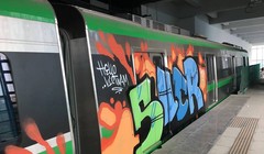 Hình ảnh đoàn tàu Cát Linh - Hà Đông bị vẽ sơn chi chít được lan truyền chóng mặt trên mạng xã hội. Ảnh: OtoFun