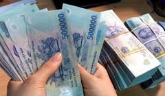 Nhiều doanh nghiệp đã có kế hoạch thưởng Tết Nguyên Đán Mậu Tuất 2018. Ảnh minh họa: Tổng cục Hải quan.