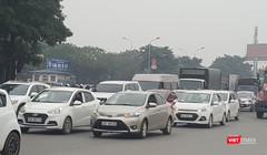 cuộc tuần hành diễn ra khá trật tự, không làm ảnh hưởng giao thông vào giờ cao điểm sáng đầu tuần. 