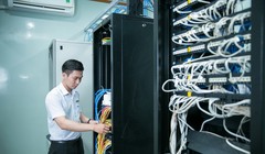 Hiện VinaPhone đã khẩn trương thực hiện các dự án mở rộng mạng và các kế hoạch đã xây dựng để nâng cấp, đấu nối tăng cường năng lực mạng phục vụ Tết Nguyên đán năm nay. Ảnh: Mai Hồng.