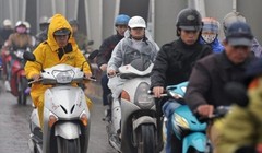 Từ mai, toàn miền Bắc sẽ giảm nhiệt mạnh từ 5-8 độ C kèm mưa. Ảnh: TTXVN