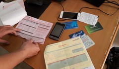 Tài liệu cơ quan công an thu được trong một vụ lừa đảo chiếm đoạt tài sản diễn ra gần đây. Ảnh: CA TPHCM