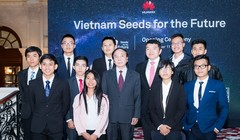 Đoàn sinh viên Việt Nam tại Lễ khai mạc Chương trình Học bổng Hạt giống Viễn thông Tương lai năm 2017